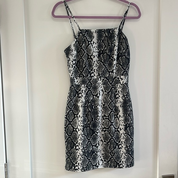Snake print mini dress - Picture 1 of 4
